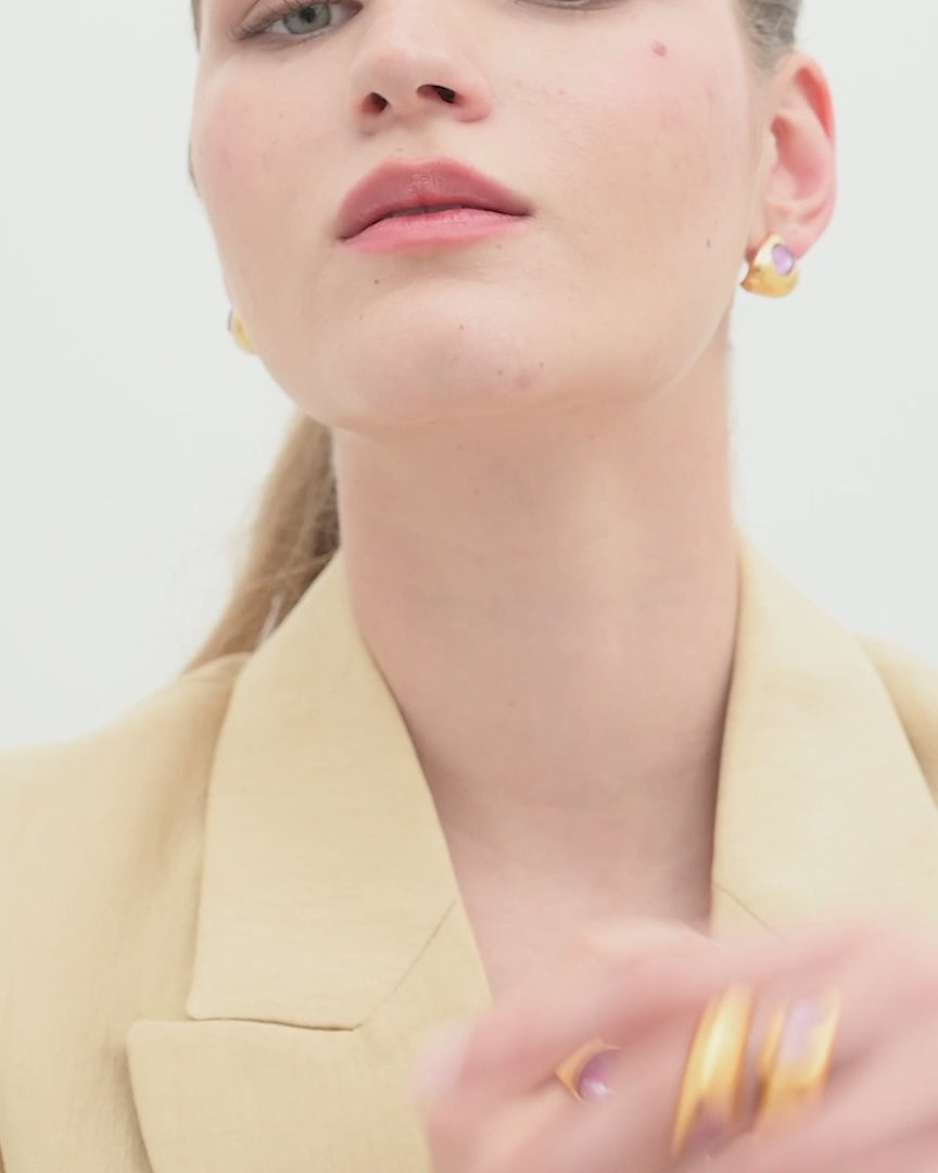 
                  
                    Cargar y reproducir el video en el visor de la galería, Pendientes triángulo con cristal Tenaz
                  
                