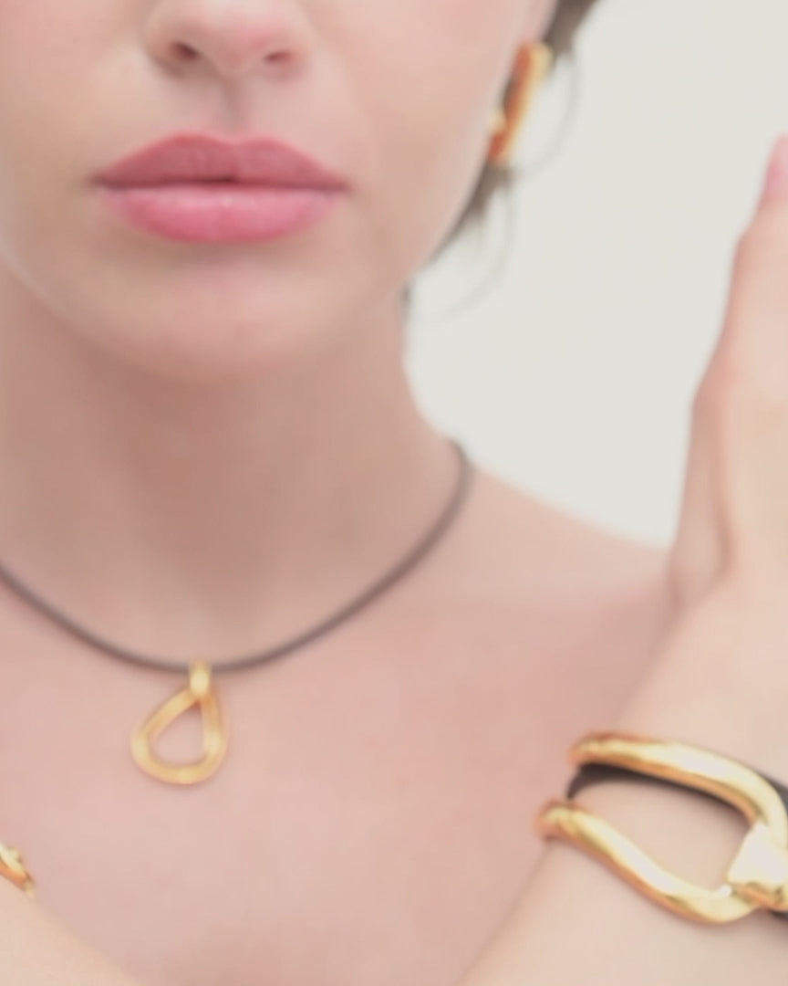 
                  
                    Cargar y reproducir el video en el visor de la galería, Collar Bruma
                  
                