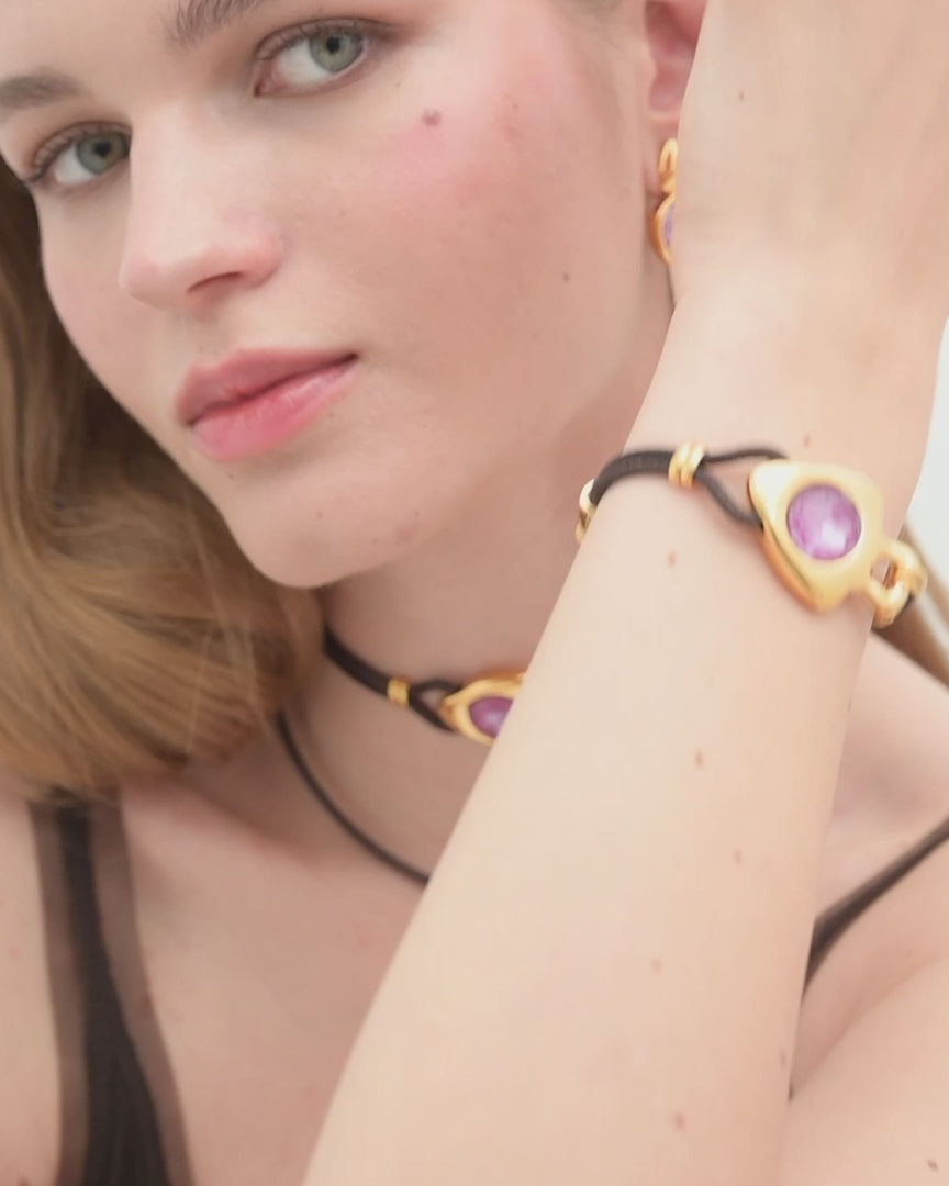 
                  
                    Cargar y reproducir el video en el visor de la galería, Pulsera Trigon
                  
                