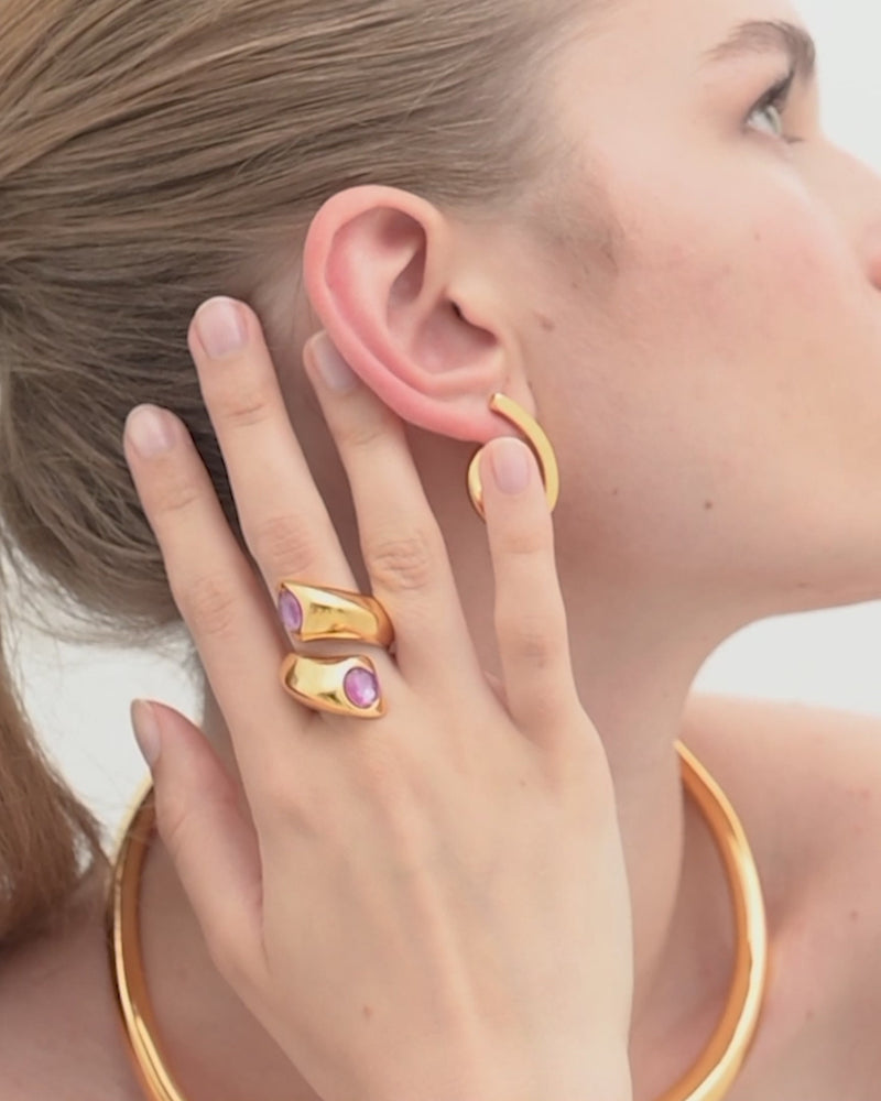 
                  
                    Load and play video in Gallery viewer, 24k gold plated spiral earrings with Swarovski crystal Llama
                  
                