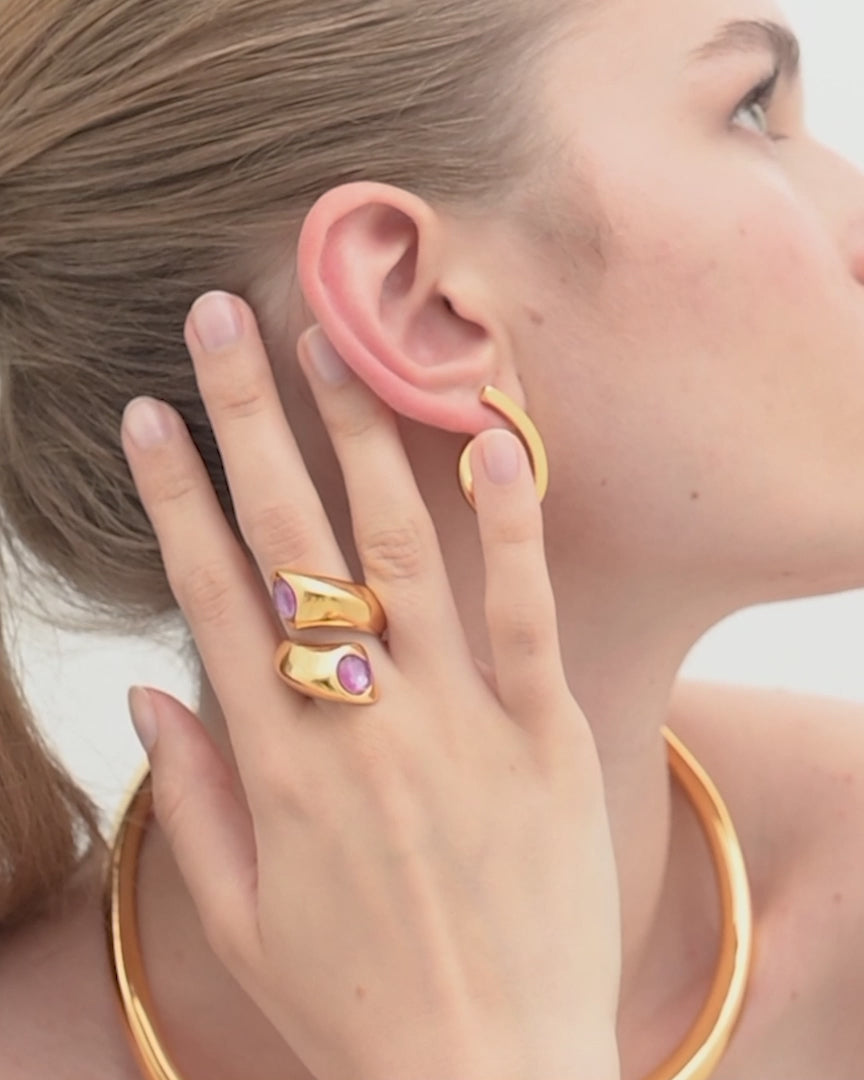 
                  
                    Load and play video in Gallery viewer, 24k gold plated spiral earrings with Swarovski crystal Llama
                  
                