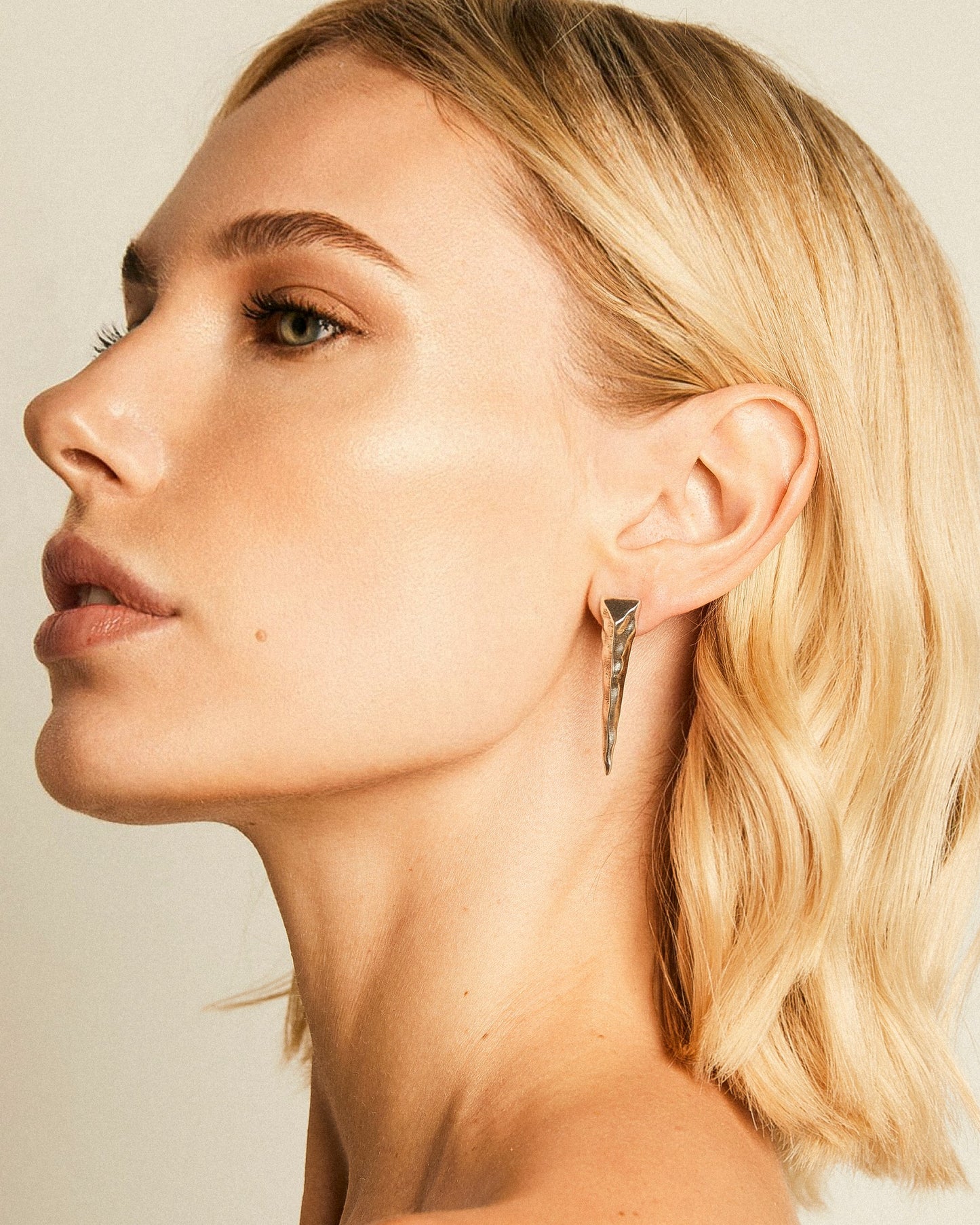 
                  
                    Onix Earrings
                  
                
