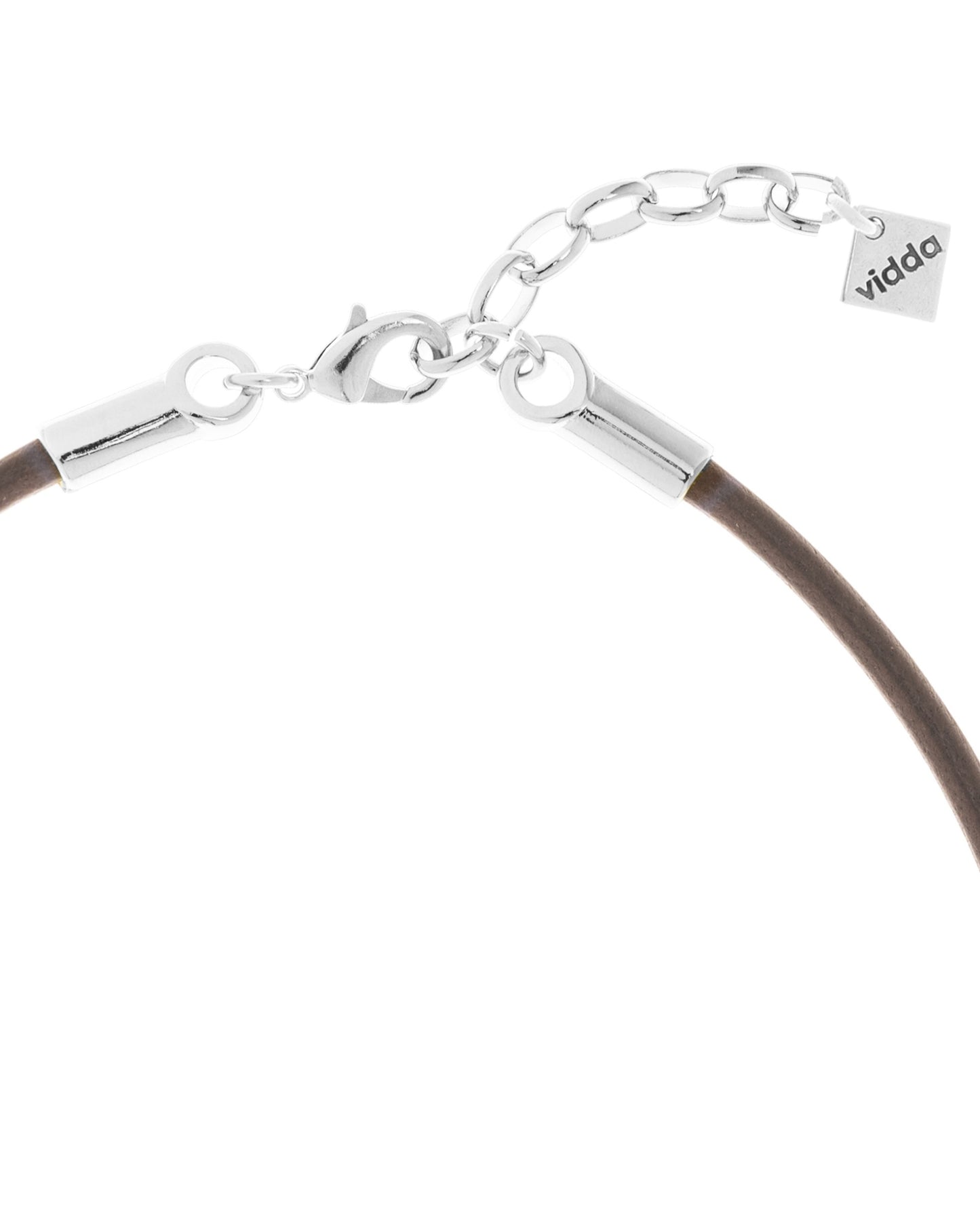 
                  
                    Collar de cuero con colgante Merge
                  
                