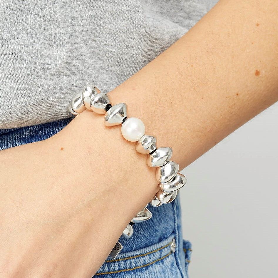 
                  
                    Amalia bracelet (elastic)
                  
                